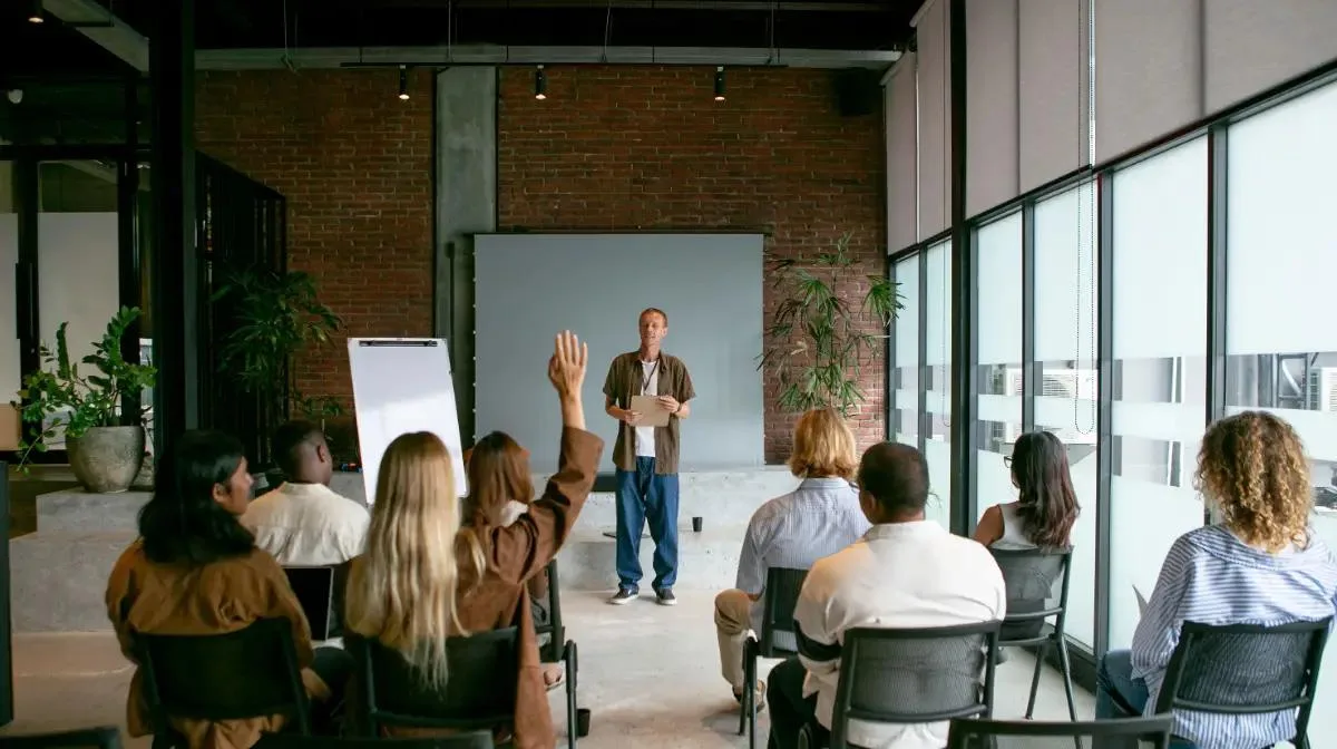 Blog cover about the art of engaging audiences, with secrets from a professional emcee